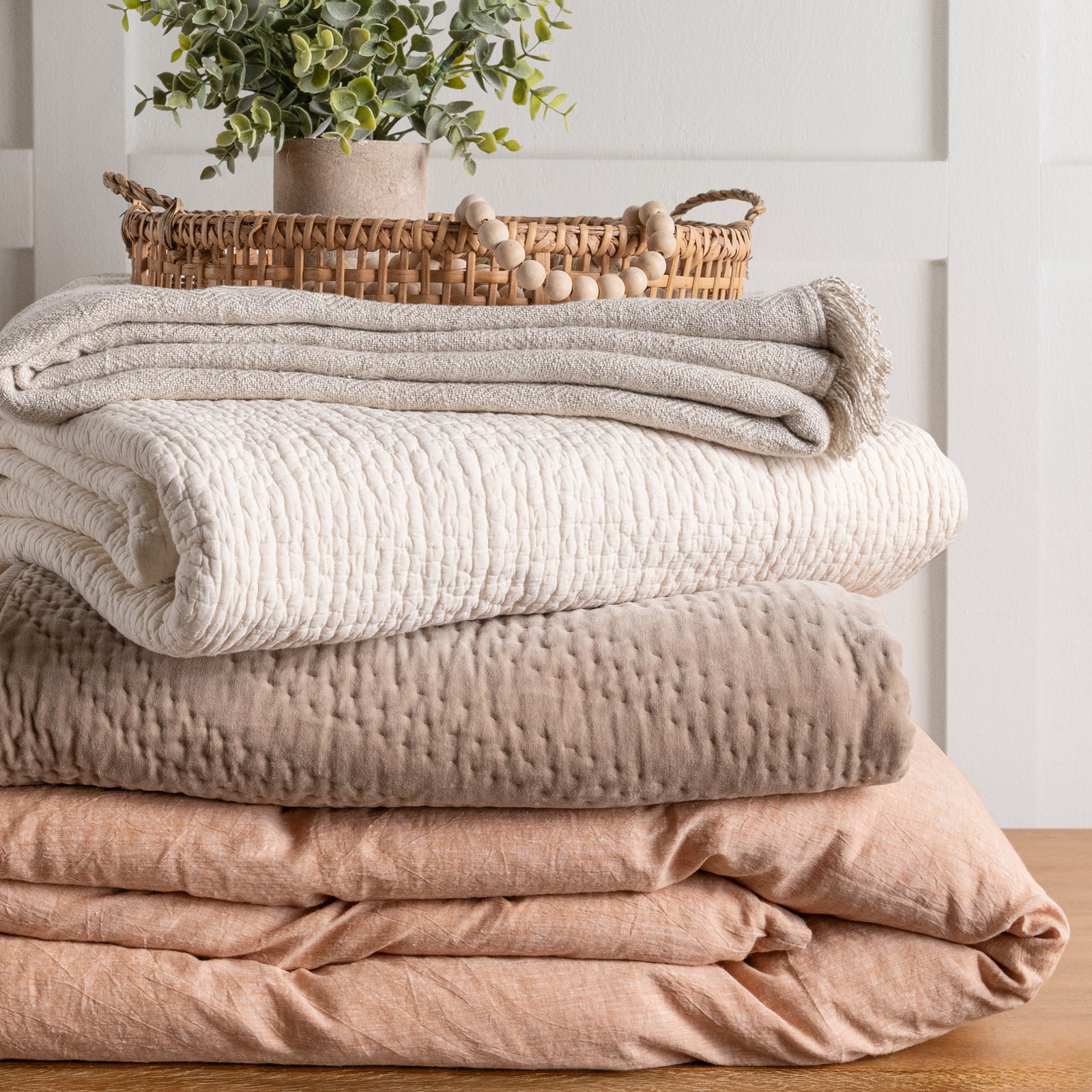 Villa Pillows & Bedding