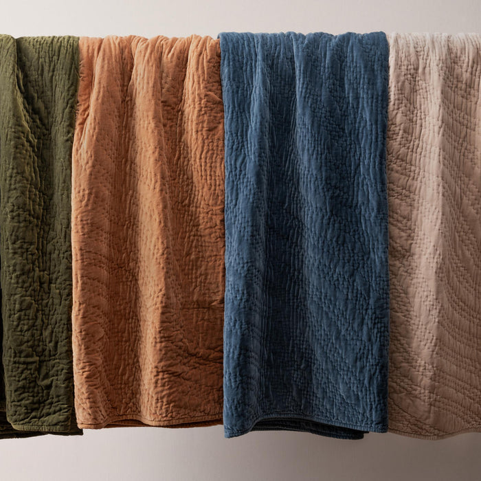 Quilts & Comforters
