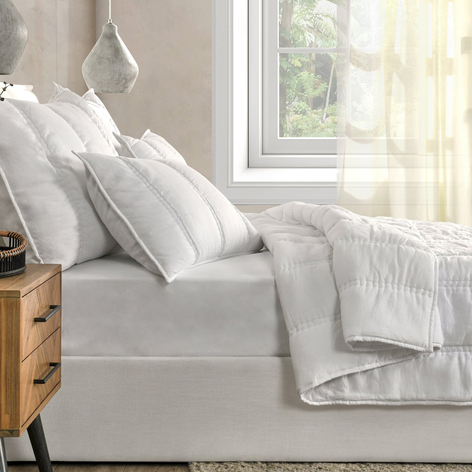 Rowen Quilt Collection