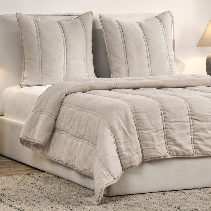 Rowen Quilt Collection