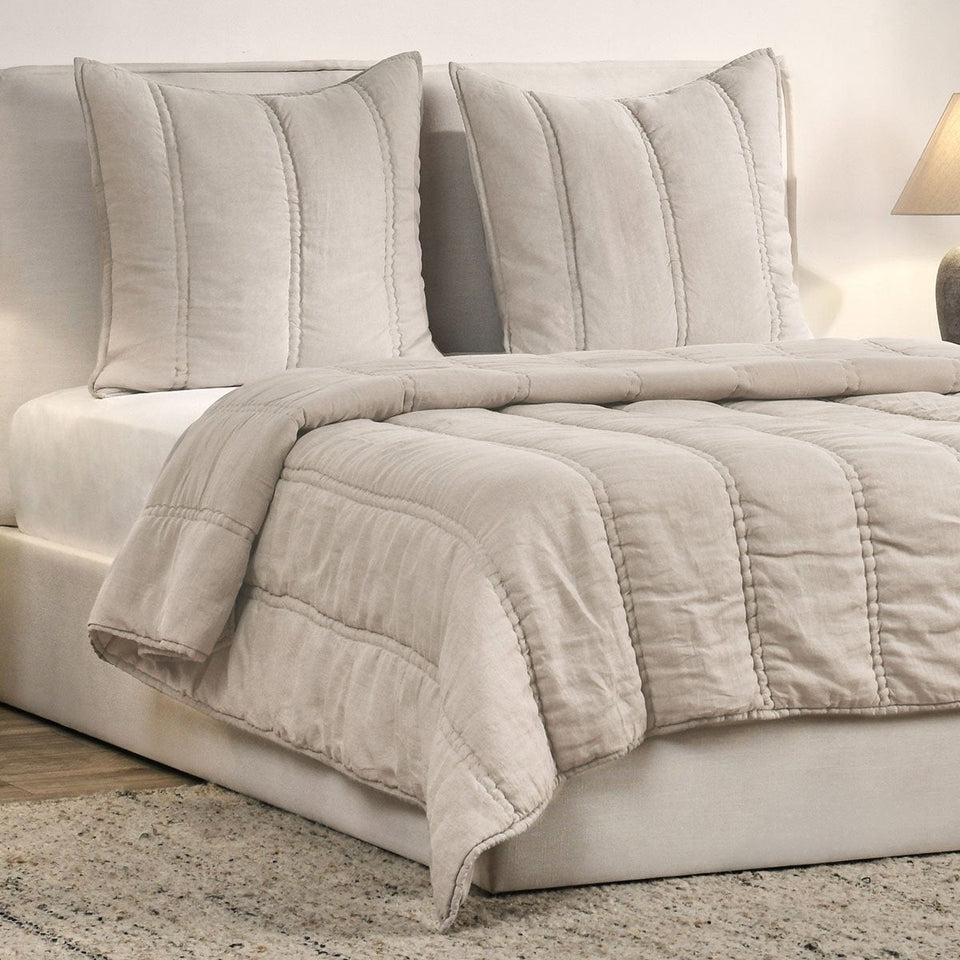 Rowen Quilt Collection