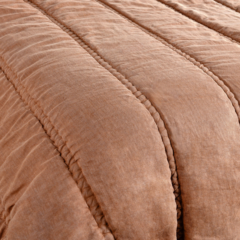 Rowen Quilt Collection