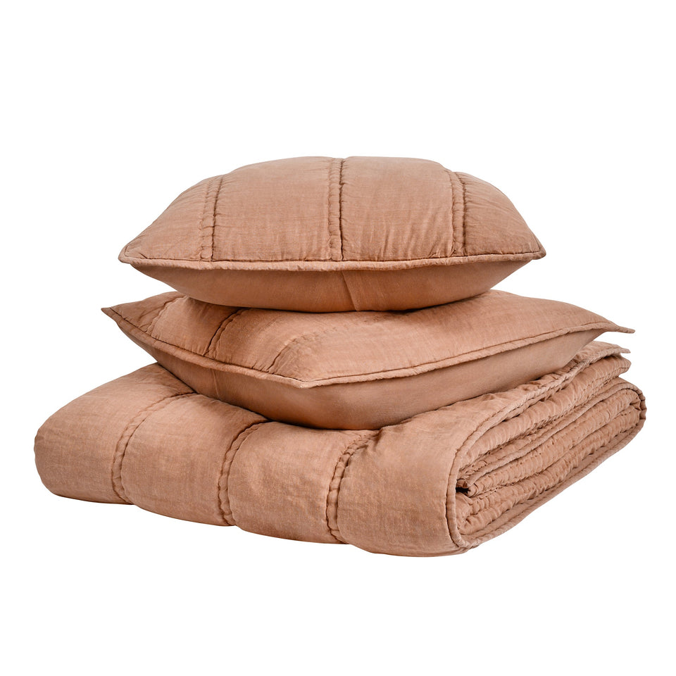 Rowen Quilt Collection