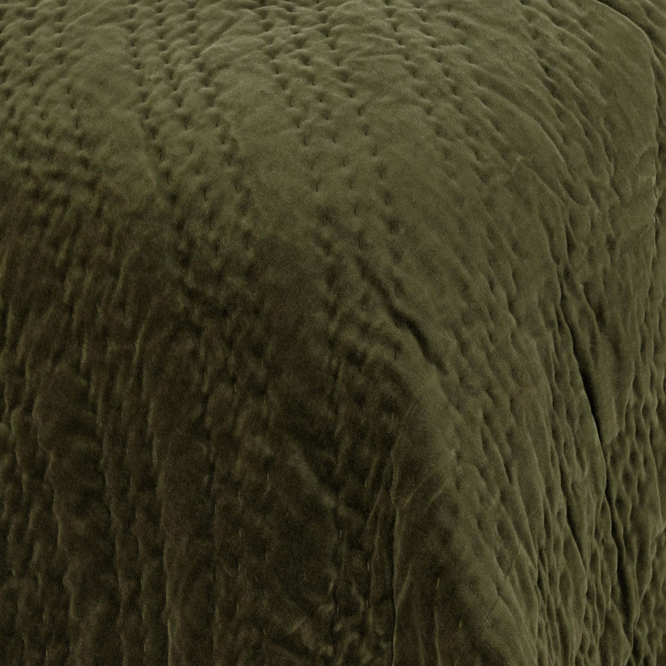 Elms Velvet Quilt Collection