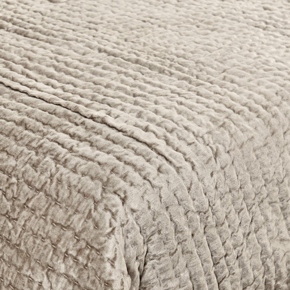 Bari Velvet Quilt Collection