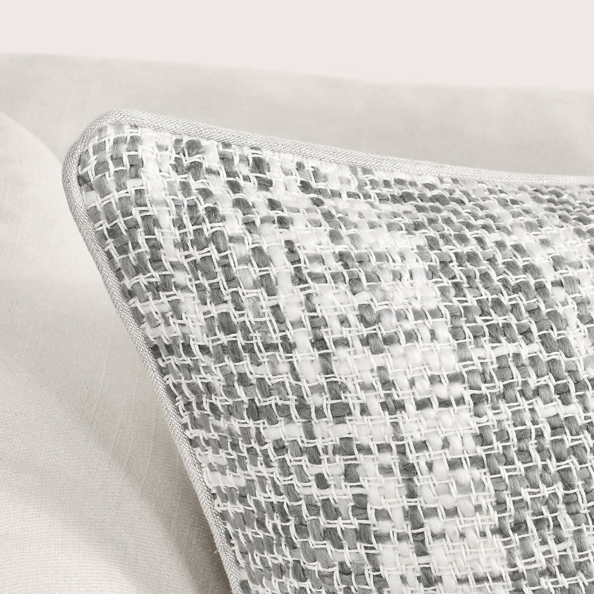 TW Brax Pillow