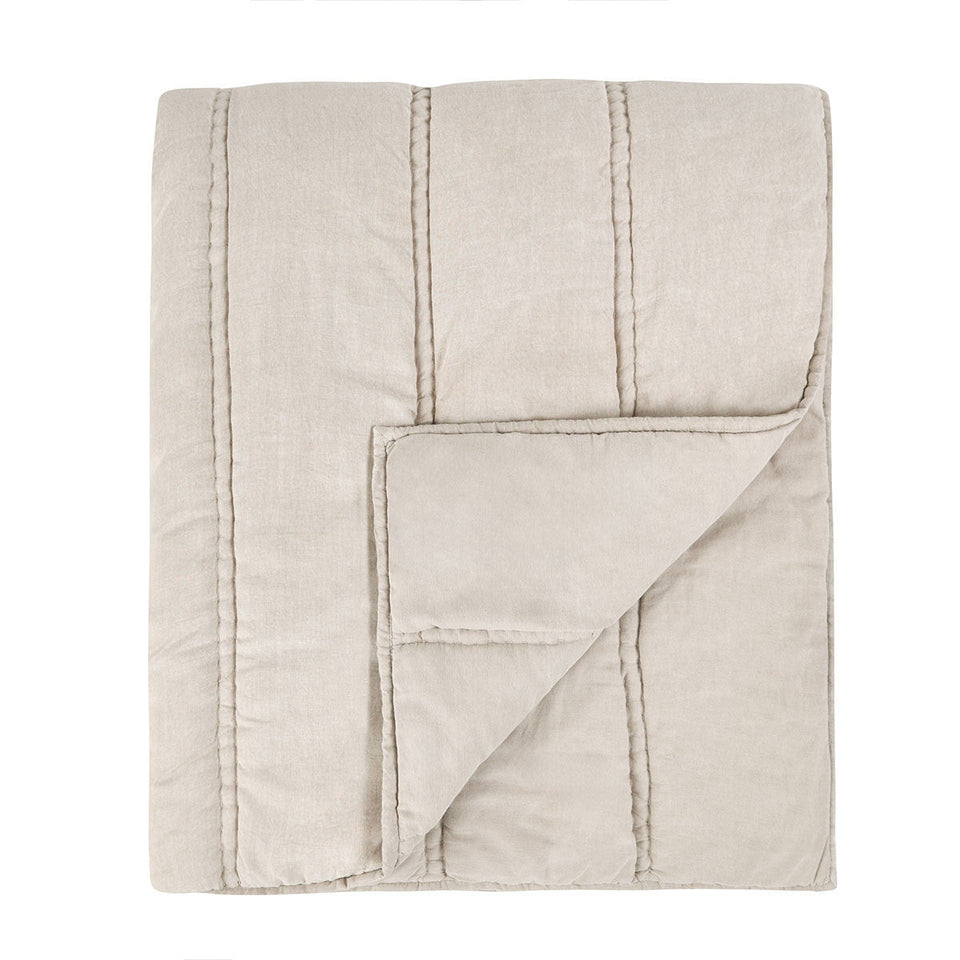 Rowen Quilt Collection