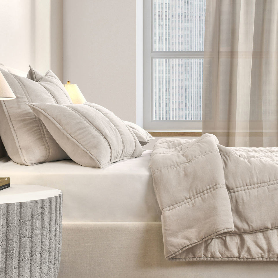 Rowen Quilt Collection