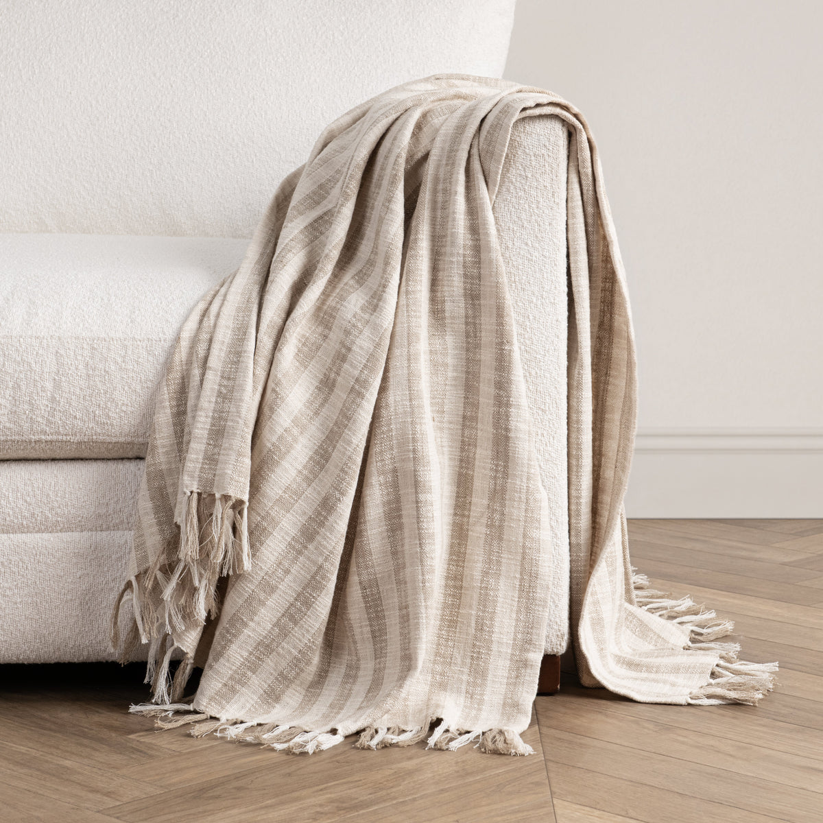 TC Linna Throw